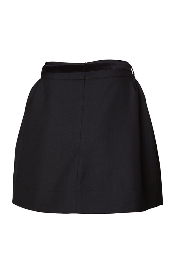Acorn black